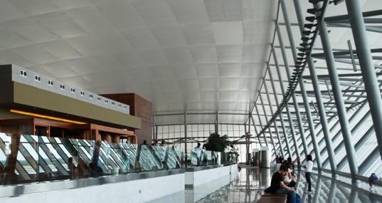 CONSTRUCTORAS EN URUGUAY - AEROPUERTO