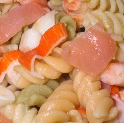 ENSALADA DE PASTA CON SALMON