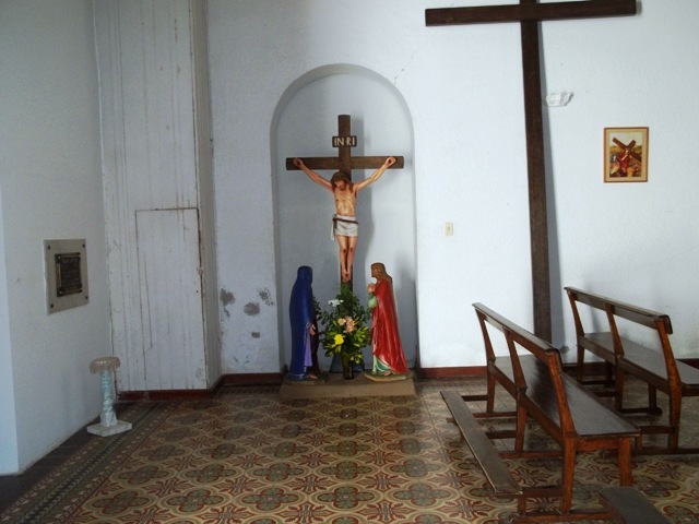 IMAGEN DENTRO DE LA IGLESIA EN CARMELO