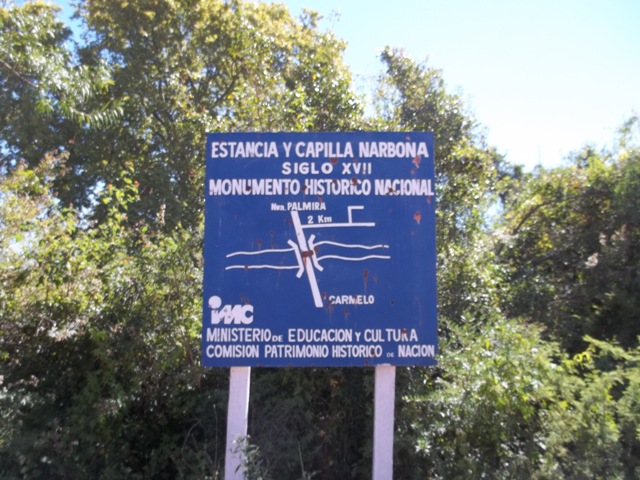 CARTEL ENTRADA A LA ESTANCIA Y CAPILLA NARBONA