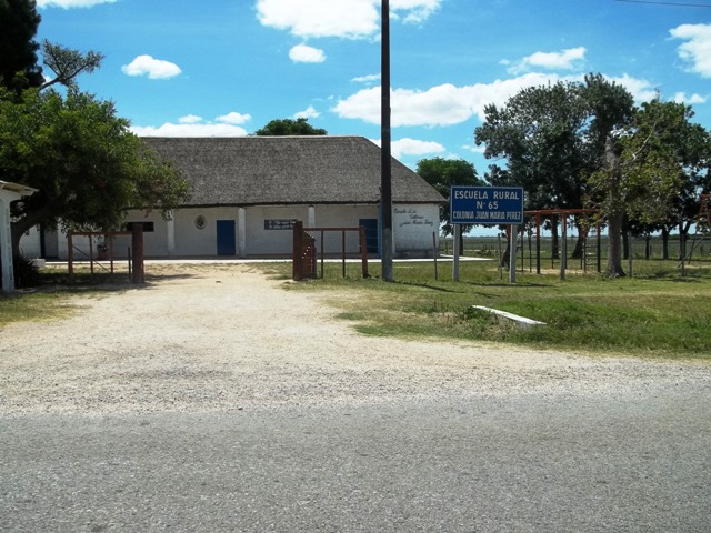 ESCUELA RURAL RUMBO AL BALNEARIO KIYU