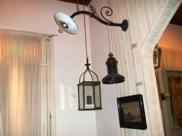 ILUMINACION DE ANTAÑO EN MUSEO DEL CARMEN