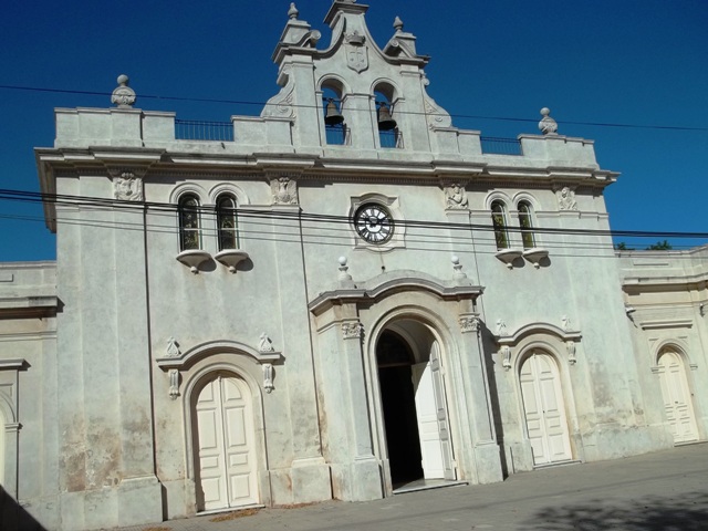 EDIFICIO DONDE SE ENCUENTRA EL ARCHIVO Y MUSEO DEL CARMEN EN CARMELO