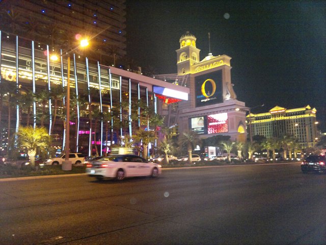 NOCHE Y LUCES EN LA CIUDAD