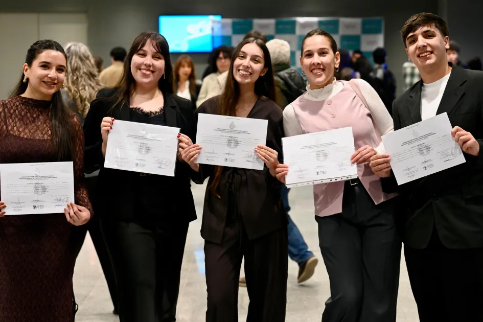 En Montevideo 2500 estudiantes de UTU recibieron sus títulos de egreso