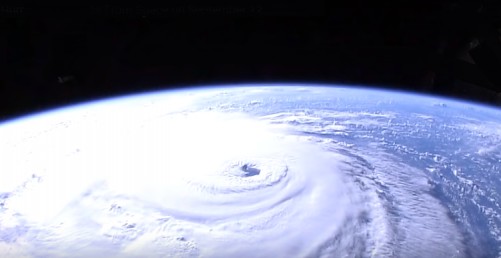 Huracan Florence llega a la costa este de EUA