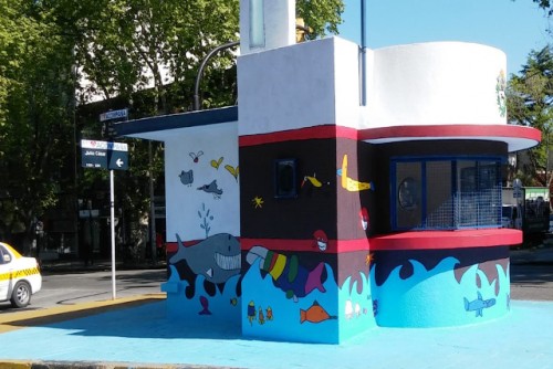 Niños pintaron mural en ex garita policial de Rivera y Julio César 