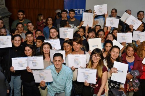INEFOP ENTREGÓ CERTIFICADOS A MÁS DE 800 PERSONAS CAPACITADAS