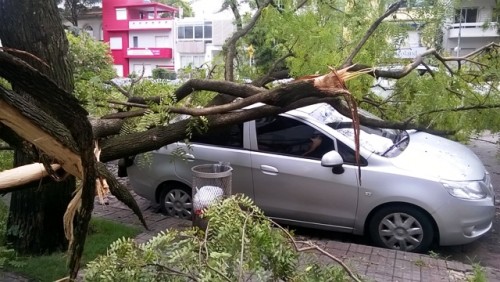 Temporal y turbonada en la Madrugada