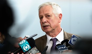 Gobierno ratifica incorporación de 11 fármacos para siete enfermedades en prestaciones de sistema de salud