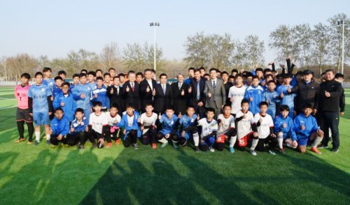 Uruguay inauguró en Tangshan la primera Escuela Internacional de Fútbol uruguayo.