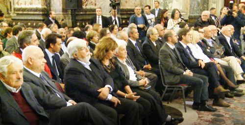 Partidos políticos uruguayos firmaron compromiso contra generación y difusión de noticias falsas