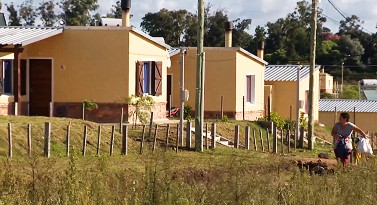 Más de 100.000 uruguayos residentes en pequeñas localidades accedieron a 30.000 soluciones habitacionales