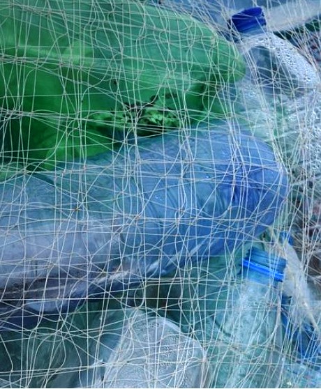 Principales productores de plástico firman acuerdo global contra la contaminación