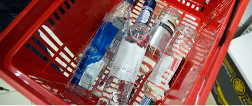 Diez esferas en las que pueden intervenir los gobiernos para reducir el uso nocivo del alcohol
