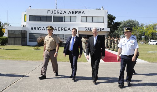 Presidente Tabaré Vázquez y electo Luis Lacalle Pou viajan juntos a la asunción del nuevo mandatario argentino Alberto Fernández