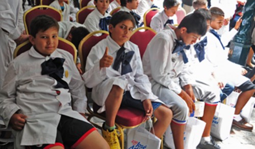 Unos 200.000 alumnos de escuelas públicas aprenden idiomas en forma curricular