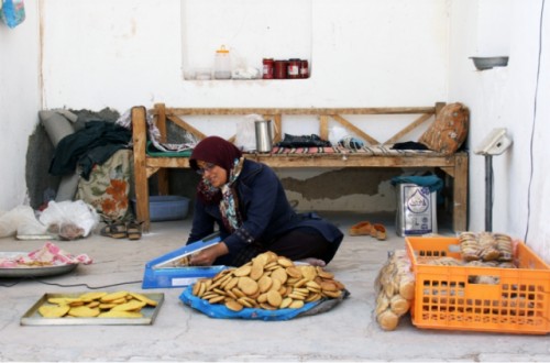 La elaboración de galletas cambia la vida de las mujeres rurales en Irán