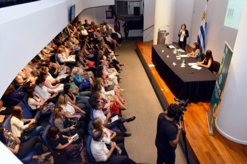 Cuidados y reproducción generan principales brechas entre hombres y mujeres en ámbitos académicos