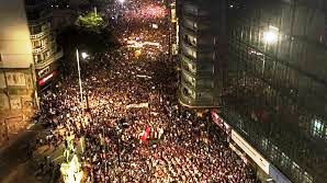 Marcha 8M en Montevideo superó las 300.000 personas