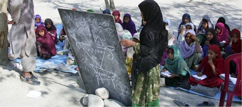 Informe de la UNESCO ilustra los avances en la educación de las niñas en los últimos 25 años, ahora amenazados por la Covid-19