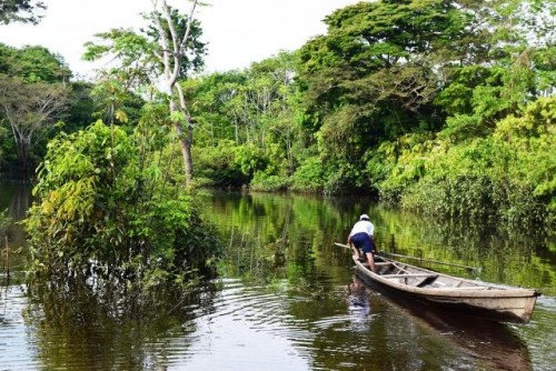 Rodeada de fuentes hídricas, pero sin agua potable, la ironía del Amazonas