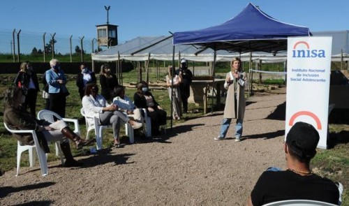 Jóvenes de la Colonia Berro producirán en huertas del proyecto Sembrando