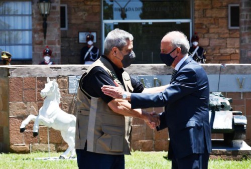 Ministros de Defensa de Brasil y Uruguay coordinarán acciones en frontera