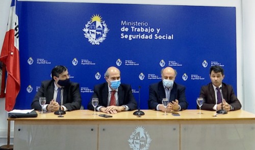 Trabajo e INAU firman acuerdo para fomentar contratación laboral de jóvenes