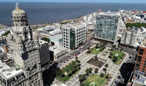 Calificadora internacional mejora perspectiva de estable a positiva y ratifica grado inversor de Uruguay
