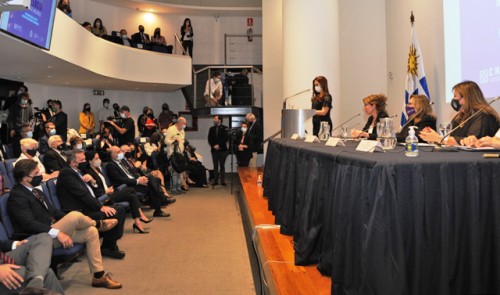 Lacalle Pou encabezó acto por Día Internacional para la Eliminación de la Violencia contra las Mujeres