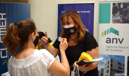 Cuarenta familias accedieron a sus viviendas en el barrio Unión de Montevideo