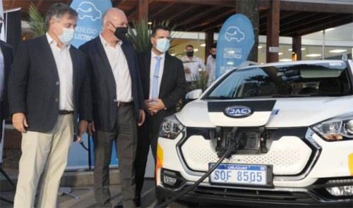 UTE habilitó estación de carga de vehículos eléctricos en Punta del Este