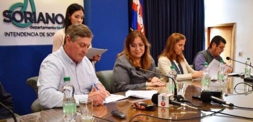 Intendencia de Soriano y Ministerio encaran construcción para erradicar asentamientos