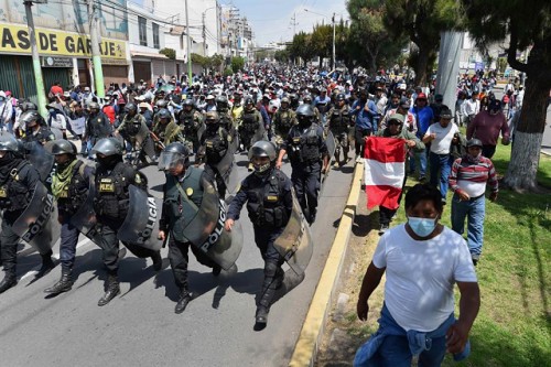 Gobierno peruano declara el estado de emergencia en todo el país por 30 días