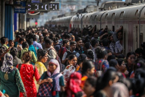 India superará en población a China al final del mes, confirma la ONU