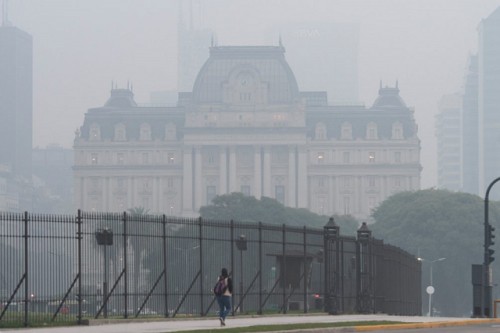 Bomberos controló el incendio en San José que afectó a Buenos Aires