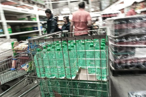 Se mantiene alta la venta de agua embotellada