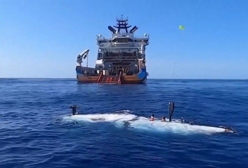Un buque, drones acuáticos y aviones buscan el sumergible turístico que iba al Titanic