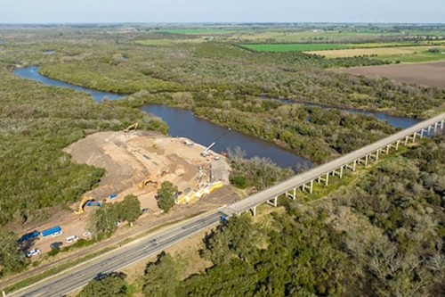 Comenzó bombeo de agua del río San José al Santa Lucía