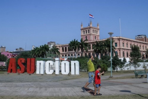 La población de Paraguay disminuyó más de 350.000 personas en la última década