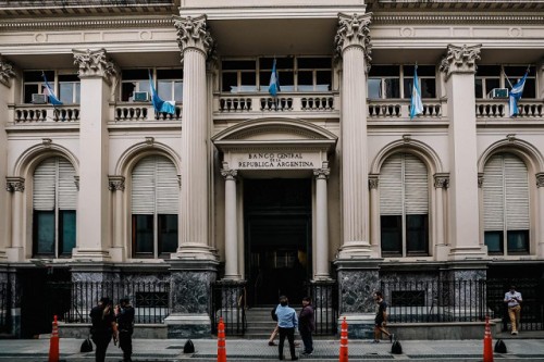 Argentina agiliza el acceso a divisas para el pago de importaciones