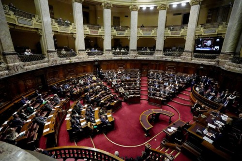 En el Parlamento, Gobierno y oposición debaten sobre los traslados de ASSE