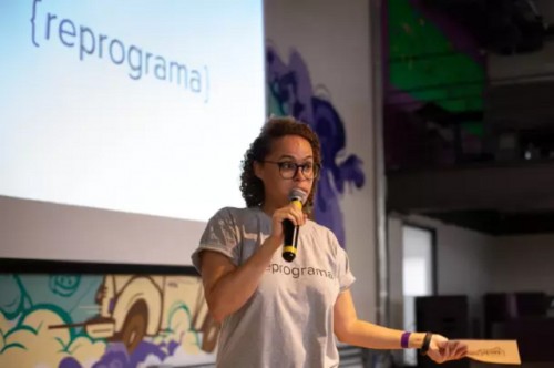 Cómo la inclusión en la educación impulsa a una organización galardonada por la UNESCO a cerrar la brecha de género en materia de tecnología